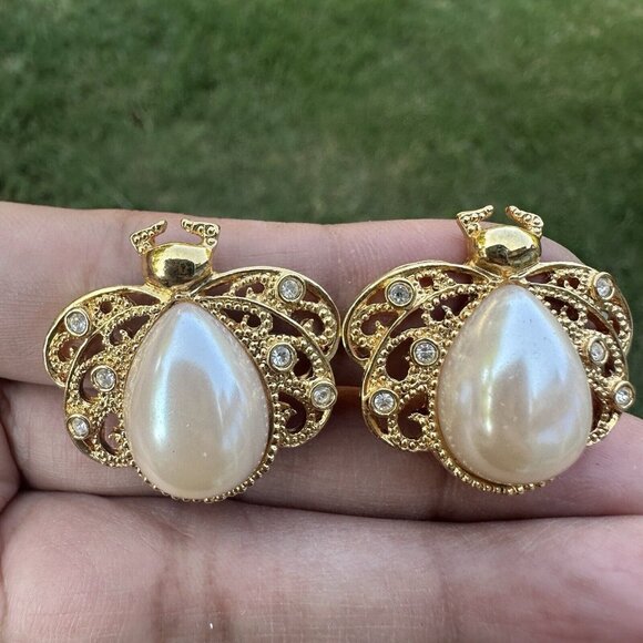 Vintage Avon Bee Bug Earrings Faux Pearl Clear Rhinestones Gold Tone Fashion 1" - Picture 5 of 7